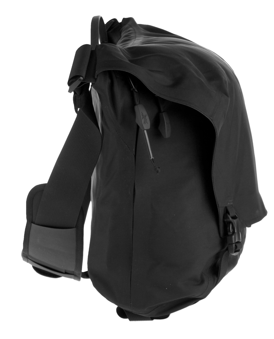 Arc'teryx LEAF Courier Bag 15 Black Schwarz 17669.327953 TACWRK